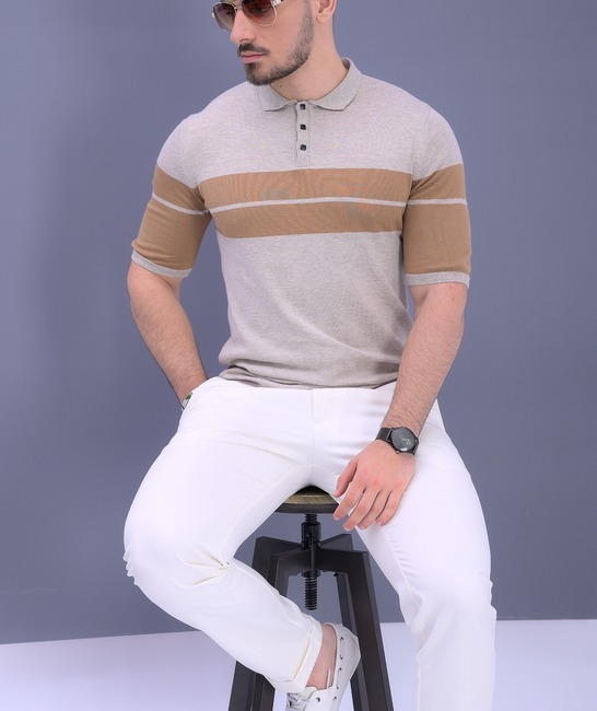 Мъжка плетена тениска с яка в бежов цвят на кафяви ленти