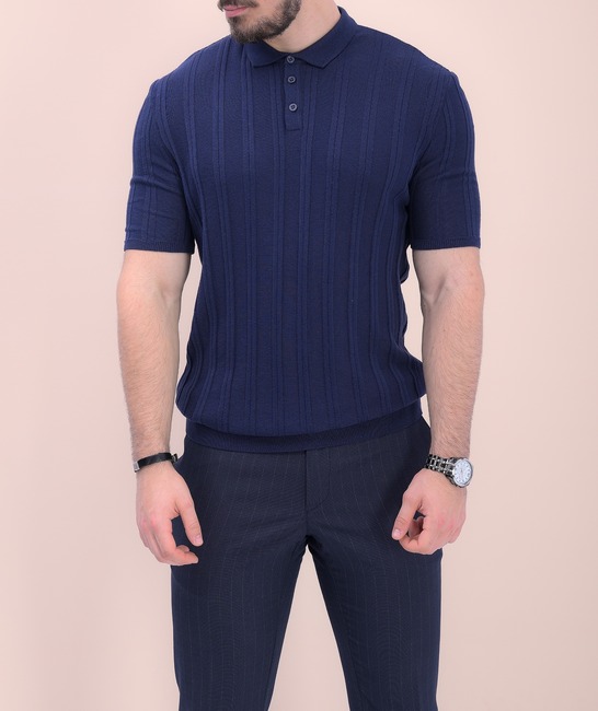 Релефна елегантна мъжка тениска с къс ръкав в тъмно синьо