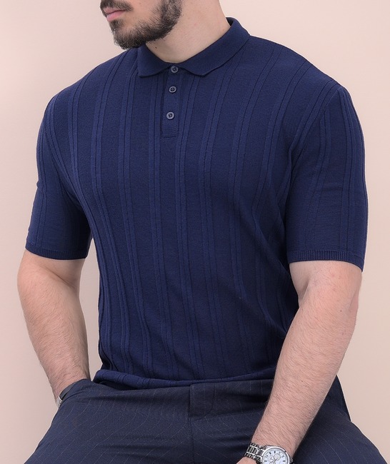 Релефна елегантна мъжка тениска с къс ръкав в тъмно синьо