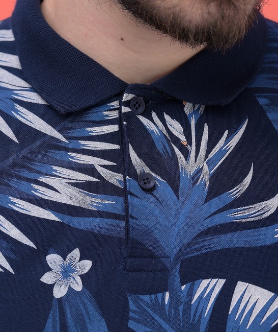 Мъжка тъмно синя тениска с къс ръкав на флорални елементи