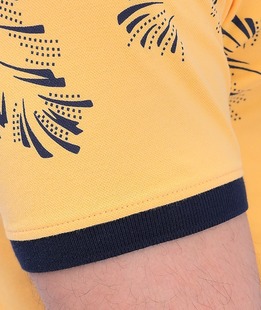 Блуза с къс ръкав тип поло с яка в жълто