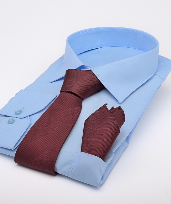 Елегантна мъжка вратовръзка с кърпичка на ленти цвят бордо