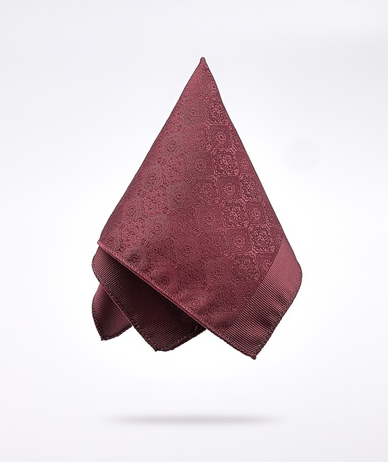Шахматна елегантна вратовръзка цвят бордо