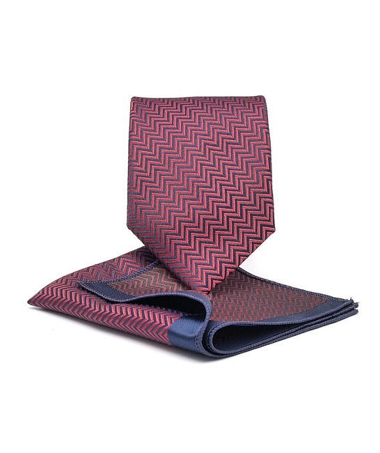 Мъжка елегантна вратовръзка на зиг заг с кърпичка цвят бордо