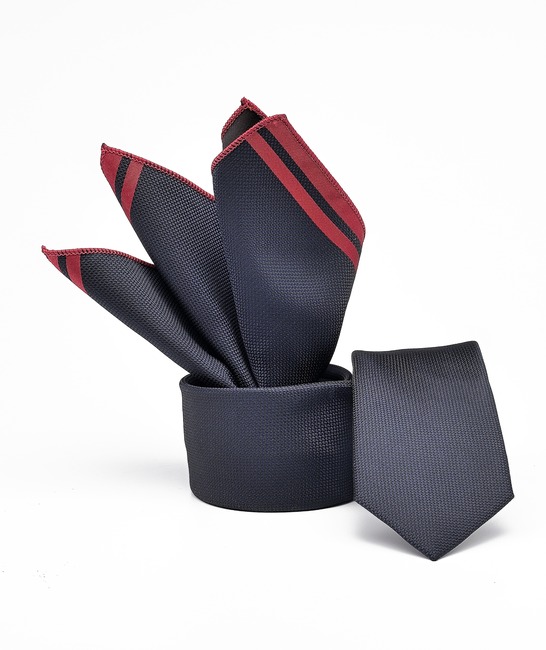 Тъмно синя структурна вратовръзка с кърпичка