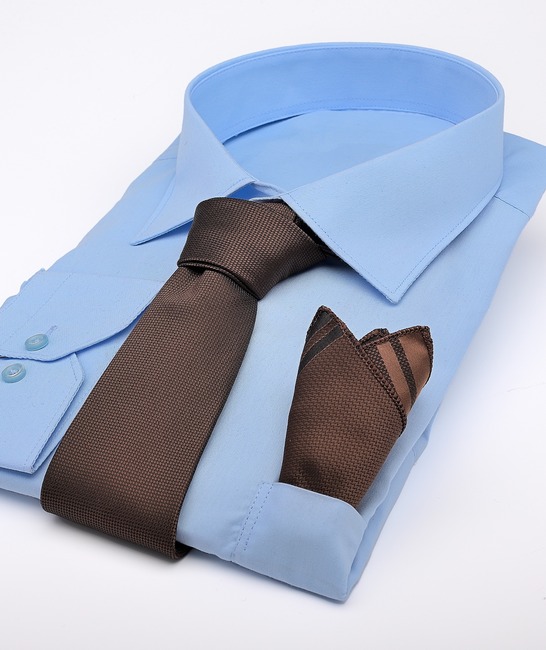 Структурна изискана кафява вратовръзка с кърпичка