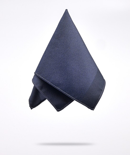 Класическа широка вратовръзка на ленти с кърпичка