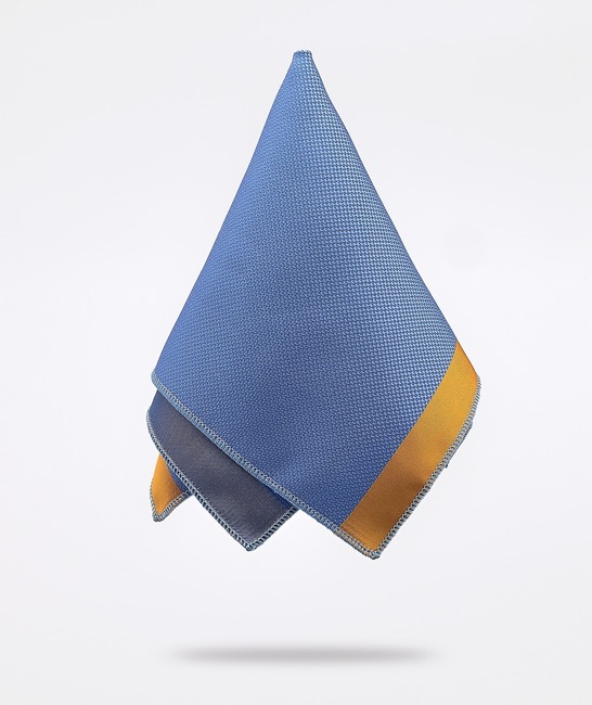 Елегантна жълта вратовръзка на черепи с кърпичка