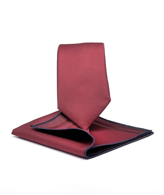 Класическа структурна вратовръзка цвят бордо