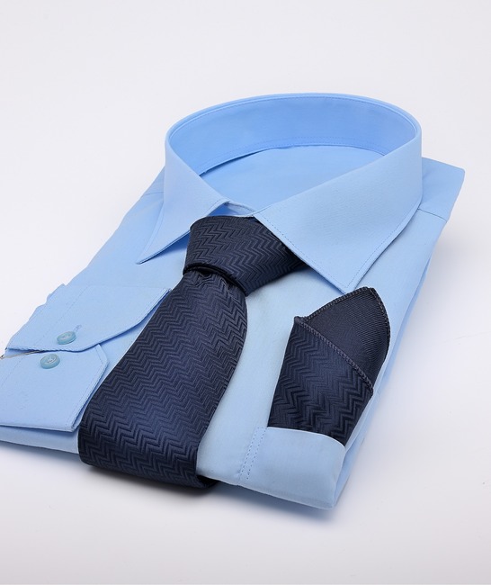 Тъмно синя класическа вратовръзка на зиг заг