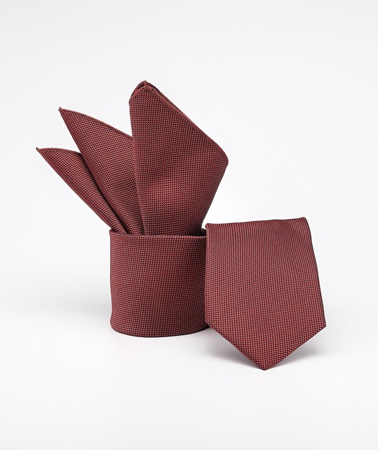 Класическа червена вратовръзка на точки с кърпичка
