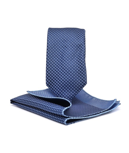 Стилна мъжка тънка вратовръзка на светло сини точки