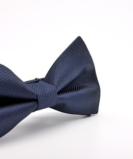 Класическа мъжка папионка в синьо индиго