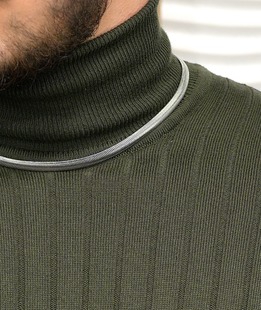 Мъжки зелен пуловер с поло яка тип боди