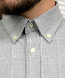 Елегантна плътна памучна мъжка риза в сиво каре