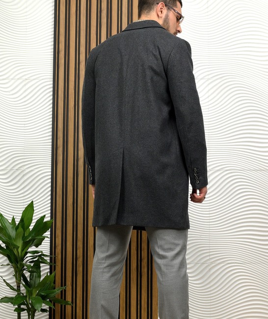 Сиво дълго мъжко палто със скрито закопчаване