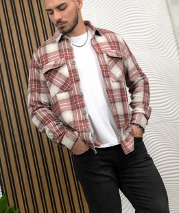 Бархетна мъжка риза на каре в бордо с два джоба