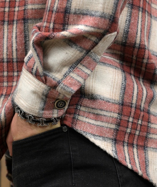 Бархетна мъжка риза на каре в бордо с два джоба