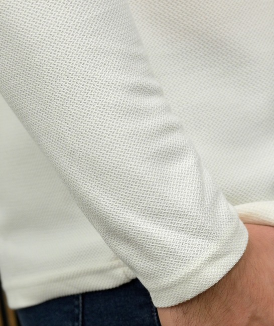 Блуза в цвят екрю с два вертикални шева