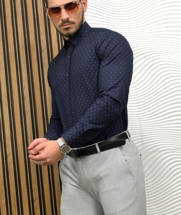 Тъмно синя риза с дълъг ръкав на малки кръгове