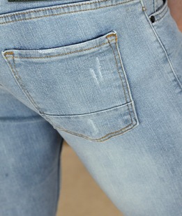 Светло сини дънки с ефектни кръпки мъжки