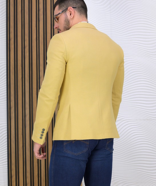 Модерно мъжко жълто вталено сако