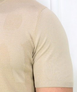 Мъжка изтънчена плетена блуза с къс ръкав и орнаменти в бежово