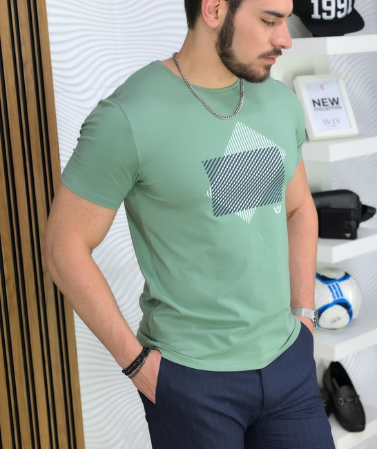 Модерна тениска в зелено с апликация мъжка