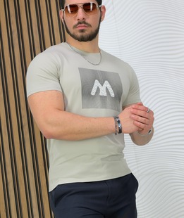 Тренди блуза с къс ръкав в бежово мъжка с модерна щампа