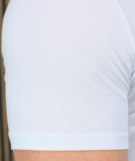 Комфортна блуза с къс ръкав в бяло
