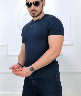 Удобна изчистена мъжка тениска в цвят индиго
