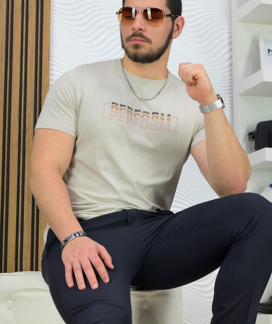 Мъжка тениска с модерна апликация в бежово