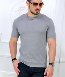 Ефектна мъжка тениска в сиво на дупчици