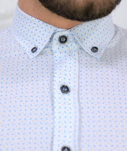 Изискана бяла риза с дълъг ръкав на елементи